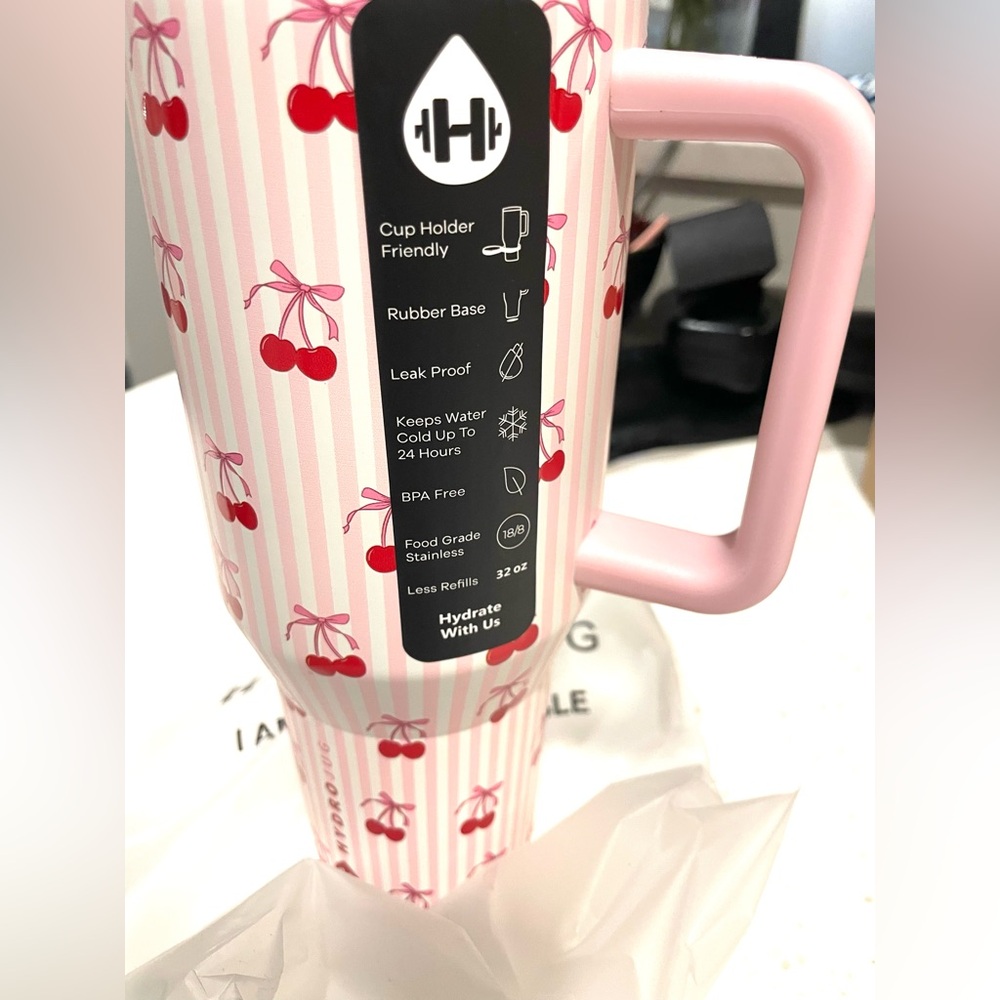 BRAND NEW LIMITED EDITION SWEET CHERRY Hydrojug 32 oz PIN STRIPES CHERRIES